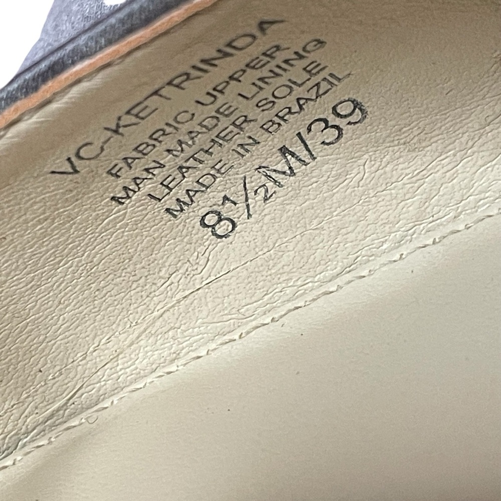 Vince Camuto Ketrinda Size 8.5
Grey Satin - Picture 14 of 16